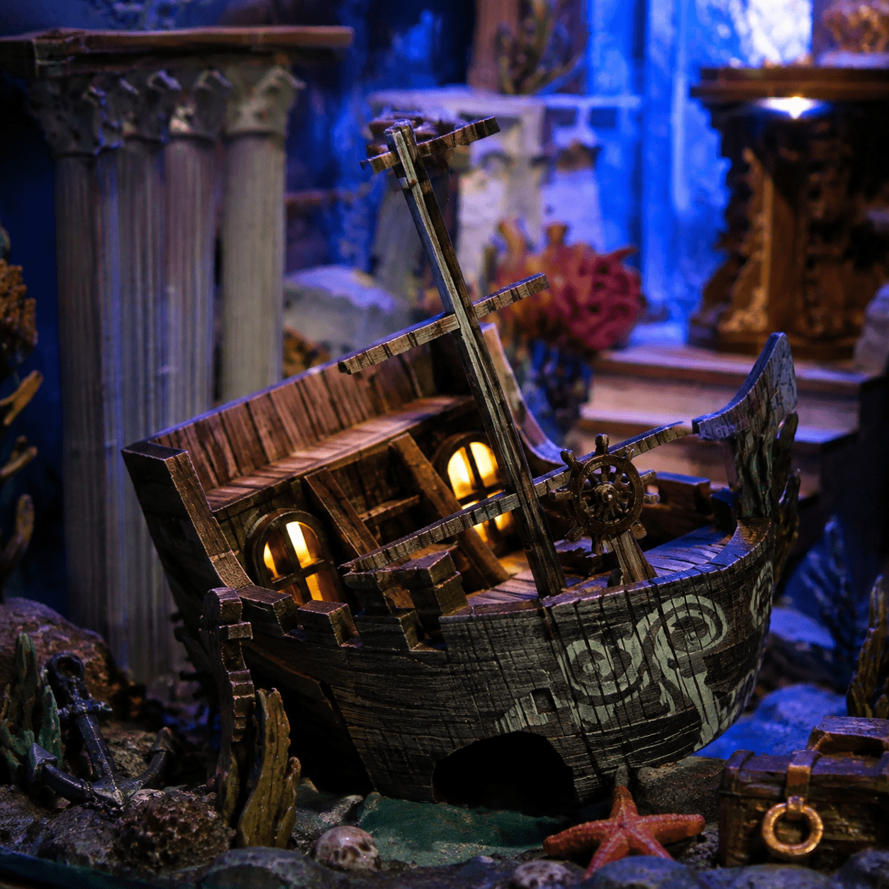 Underwater World Book Nook Miniatur mit versunkenem Schiff, Korallen, Meerespflanzen und geheimnisvoller Unterwasserwelt