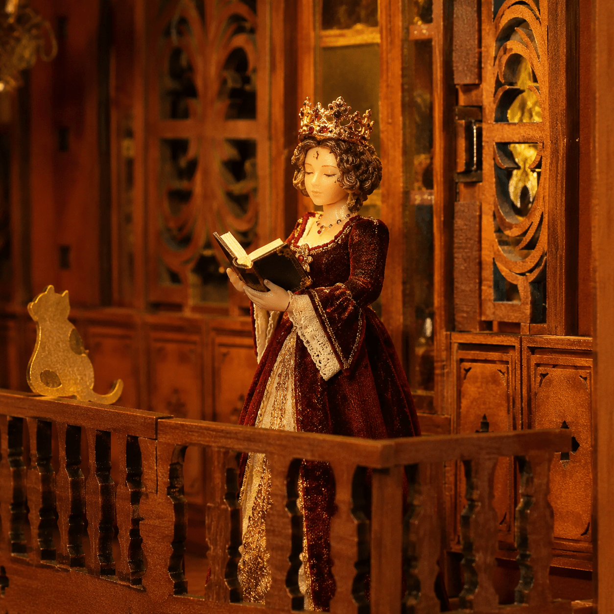 Grimm’s Fairy House Book Nook Miniatur mit Märchenfigur, Holzgalerie und zauberhafter Geschichtenwelt