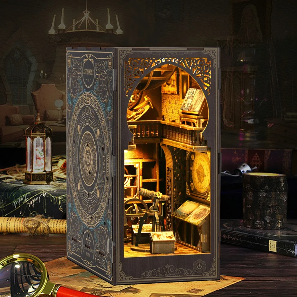 DIY-Bausatz für einen Book Nook im Astronomie-Museum