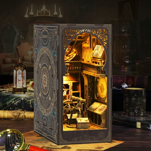 DIY-Bausatz für einen Book Nook im Astronomie-Museum