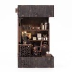 Vintage Detective Book Nook mit Miniatur Büro, Schreibtisch, Stuhl und historischen Dekorationen