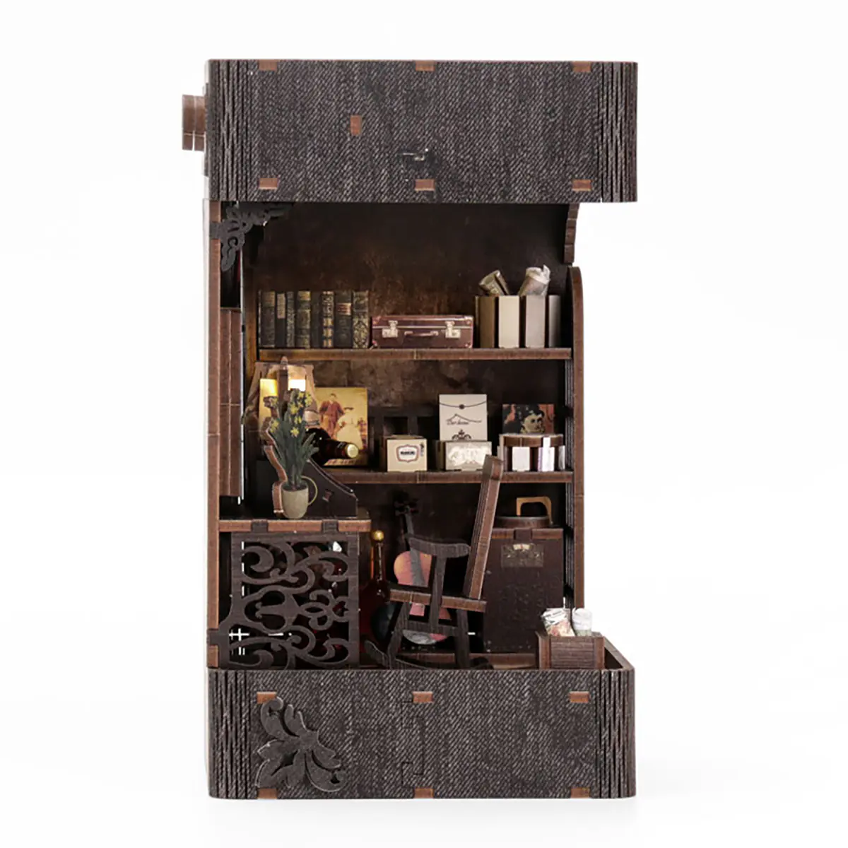 Vintage Detective Book Nook mit Miniatur Büro, Schreibtisch, Stuhl und historischen Dekorationen