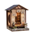 Japanischer Garten Book Nook mit Miniaturhaus, Bonsai und warmer LED-Beleuchtung
