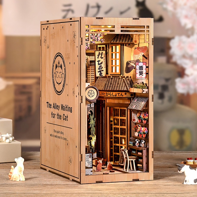 Japanische Katzen Gasse Book Nook DIY Bausatz mit Holzgehäuse Seitenansicht und warmer LED Beleuchtung