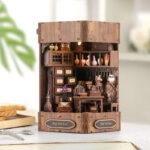 DIY Magic Book Nook mit Miniaturbibliothek, magischen Details und dekorativer Beleuchtung für Zuhause