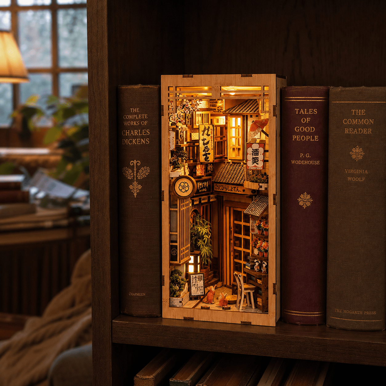 Japanische Gasse Book Nook DIY Miniatur mit LED-Licht zwischen Büchern als gemütliche Regaldekoration
