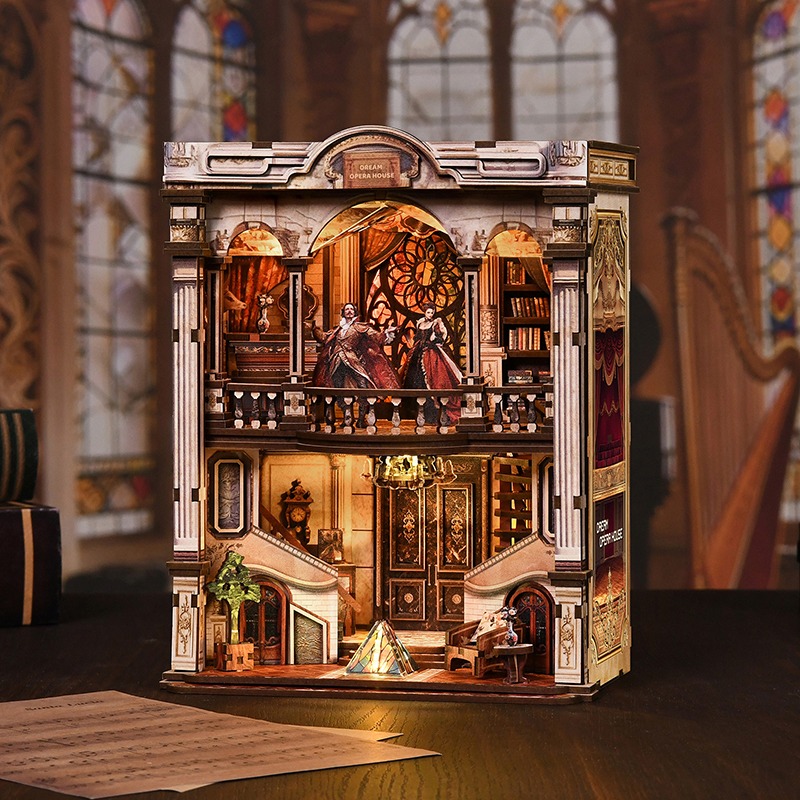 Dream Opera House Book Nook Miniatur mit detailreicher Opernbühne, klassischer Architektur und warmer Beleuchtung im Bücherregal