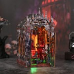 Vampir Schloss Book Nook seitliche Ansicht mit gotischer Architektur, Tor und dunklen Details