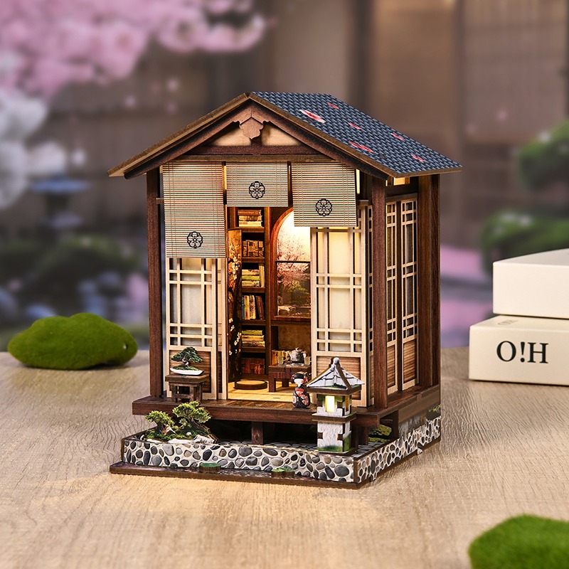 Japanese Zen Garden Book Nook Miniatur mit japanischem Gartenhaus, Laterne, Steinweg und ruhiger Zen-Atmosphäre