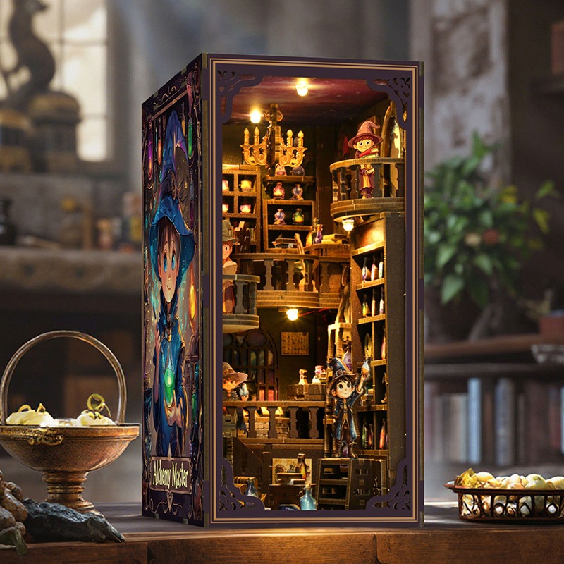Alchemy Master-Bücherregal-Diorama mit einer Werkstatt für Zaubertränke, Zaubererfiguren, Fantasy-Regalen, leuchtenden LEDs und einer detailreichen Gestaltung des Miniatur-Alchemieraums.
