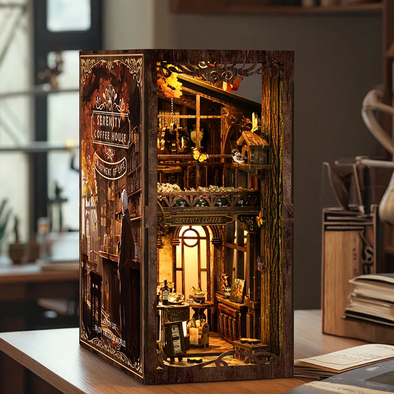 Café Book Nook mit gemütlicher Miniatur-Kaffeestube, warmer Beleuchtung und detailreicher Einrichtung