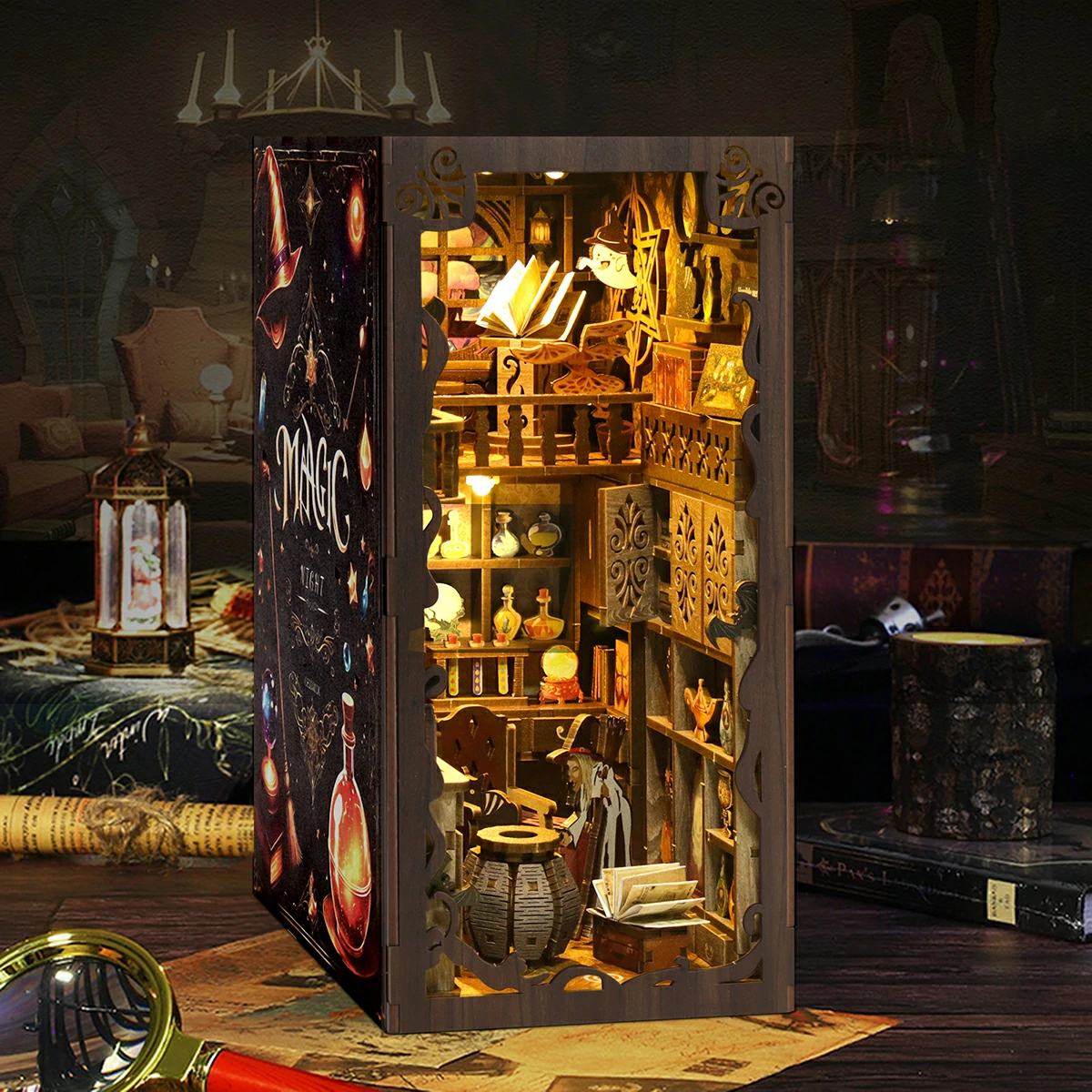 DIY Book Nook Kit einer magischen Nachtgasse mit beleuchteten Regalen, Zaubertränken und detailreichen Fantasy-Elementen